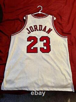 Michael Jordan Authentic Nike 1997-1998 Home Finals Jersey