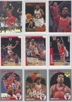 Michael Jordan & CHICAGO BULLS Basketball Card Collection (300 Cards)