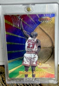Michael Jordan Card TOPPS 90's INSERT RAINBOW HOLO FOIL RARE? BULLS JERSEY #23