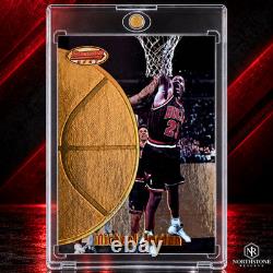 Michael Jordan Card TOPPS 90's Insert Gold Holo Foil Rare Bulls Jersey #23 NBA