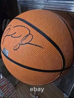 Michael Jordan Chicago Bulls #23 Signed Basketball Hologram Authentication