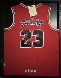 Michael Jordan Chicago Bulls #23 Signed Framed Basketball Jersey Autograph