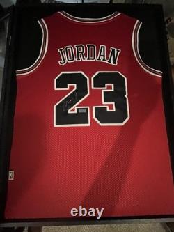 Michael Jordan Chicago Bulls #23 Signed Framed Basketball Jersey Autograph