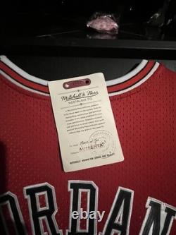 Michael Jordan Chicago Bulls #23 Signed Framed Basketball Jersey Autograph