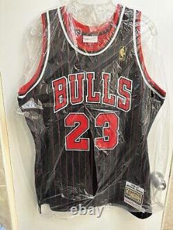 Michael Jordan Chicago Bulls Authentic Mitchell & Ness 1996-97 Jersey