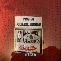 Michael Jordan Chicago Bulls Jersey #23 Mitchell & Ness Hardwood Classic (Med)