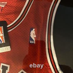 Michael Jordan Chicago Bulls Jersey #23 Mitchell & Ness Hardwood Classic (Med)