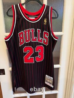 Michael Jordan Chicago Bulls Jersey Mitchell & Ness 1996-97 Hardwood Classics 44