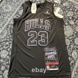 Michael Jordan MVP Medium Swingman Chicago Bulls Black Jersey size 44