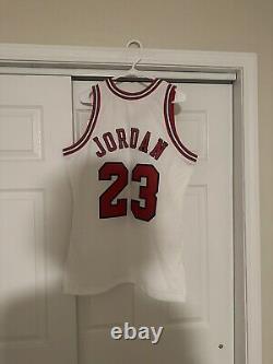 Michael Jordan Mitchell And Ness 1996-1997 Finals White Home Jersey (40/Medium)