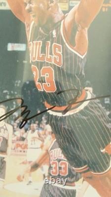 Michael Jordan Signed Autographed 8x10 Chicago Bulls Photo with COA