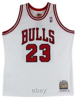 Michael Jordan Signed Bulls #23 Jersey Beckett COA 1997-98 Hardwood Classics