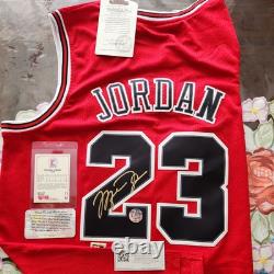 Michael Jordan Signed Chicago Bulls Jersey Basketball Signed Card