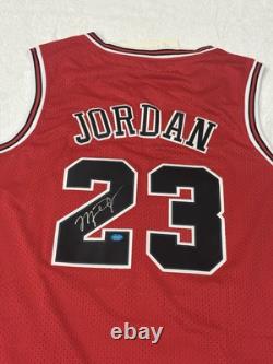 Michael Jordan Signed Chicago Bulls NBA Basketball Jersey with COA
