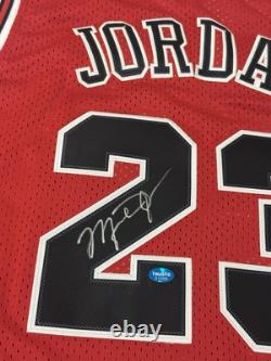 Michael Jordan Signed Chicago Bulls NBA Basketball Jersey with COA