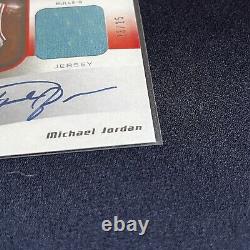 Michael Jordan Upper Deck Trilogy Signature Swatch 2005 Facsimile Autograph