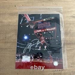 Michael Jordan autographed 8x10 Dunking Photo with COA Auto Chicago Bulls GOAT