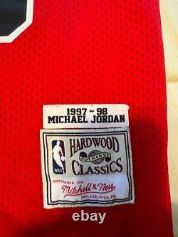 Michael jordan mitchell ness jersey Sz Small 36 Stitched Slightly Used