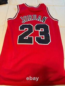 Michael jordan mitchell ness jersey Sz Small 36 Stitched Slightly Used