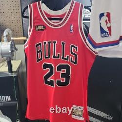 Micheal Jordan Chicago Bulls Red 97-98 NBA Finals M&N Authentic Jersey Large New