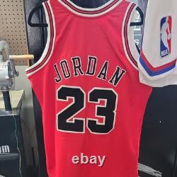 Micheal Jordan Chicago Bulls Red 97-98 NBA Finals M&N Authentic Jersey Large New