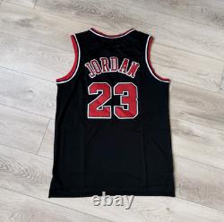 Mitchell & Ness Chicago Bulls Michael Jordan Black Hardwood Classics Jersey 1997