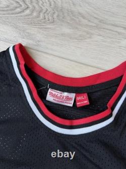 Mitchell & Ness Chicago Bulls Michael Jordan Black Hardwood Classics Jersey 1997