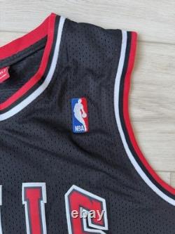 Mitchell & Ness Chicago Bulls Michael Jordan Black Hardwood Classics Jersey 1997