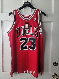 Mitchell & Ness Michael Jordan #23 Hardwood Classics 97-98 Stitched Jersey