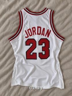 Mitchell & Ness Michael Jordan Bulls 84-85 White Authentic Jersey New With Tags