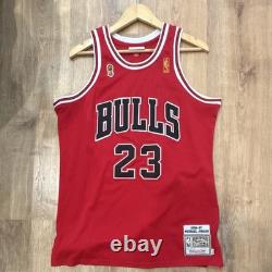 Mitchell & Ness- Michael Jordan Chicago Bulls 1996-97 Red Authentic Jersey- M