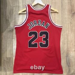 Mitchell & Ness- Michael Jordan Chicago Bulls 1996-97 Red Authentic Jersey- M