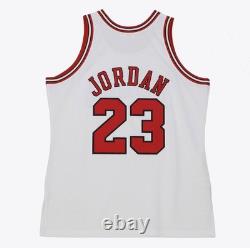 Mitchell & Ness Michael Jordan Chicago Bulls 1997-98 Home Finals Jersey NEW L Mitchell & Ness Michael Jordan Chicago Bulls 1997-98 Home Finals Jersey NEW L