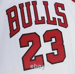 Mitchell & Ness Michael Jordan Chicago Bulls 1997-98 Home Finals Jersey NEW L Mitchell & Ness Michael Jordan Chicago Bulls 1997-98 Home Finals Jersey NEW L
