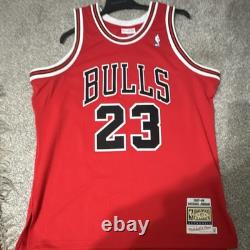 Mitchell & Ness Michael Jordan Chicago Bulls Authentic Jersey Red 1997-98 48 XL