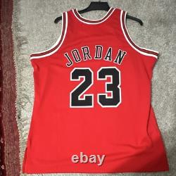Mitchell & Ness Michael Jordan Chicago Bulls Authentic Jersey Red 1997-98 48 XL