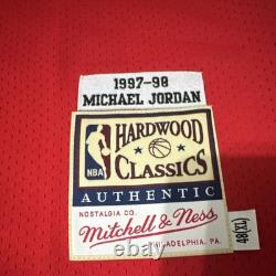 Mitchell & Ness Michael Jordan Chicago Bulls Authentic Jersey Red 1997-98 48 XL