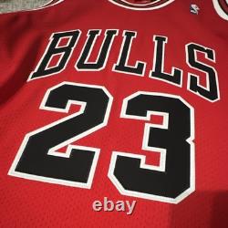 Mitchell & Ness Michael Jordan Chicago Bulls Authentic Jersey Red 1997-98 48 XL