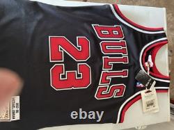 Mitchell & Ness Michael Jordan Chicago Bulls Jersey Adult S 97-98 Authentic NBA
