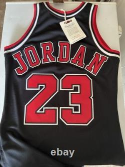 Mitchell & Ness Michael Jordan Chicago Bulls Jersey Adult S 97-98 Authentic NBA