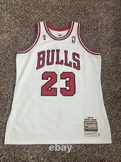 Mitchell & Ness NBA Authentic Jersey Bulls 1995 Michael Jordan White