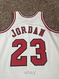 Mitchell & Ness NBA Authentic Jersey Bulls 1995 Michael Jordan White