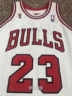 Mitchell & Ness NBA Authentic Jersey Bulls 1995 Michael Jordan White