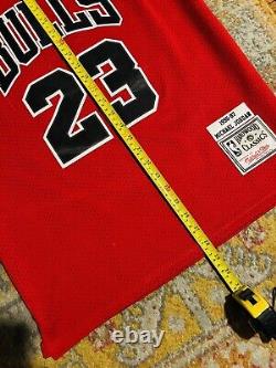 Mitchell and Ness Michael Jordan Jersey finals Chicago Bulls size L