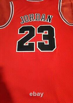 NBA 1997-98 Chicago Bulls Michael Jordan #23 Jersey- Mitchell & Ness- NWOT