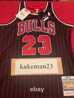 NEW wTAGS Mitchell & Ness Authentic Michael Jordan Bulls sz 44 L Air Jordan Pin