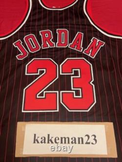 NEW wTAGS Mitchell & Ness Authentic Michael Jordan Bulls sz 44 L Air Jordan Pin