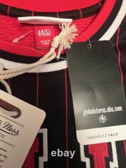 NEW wTAGS Mitchell & Ness Authentic Michael Jordan Bulls sz 44 L Air Jordan Pin