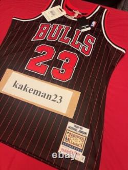 NEW wTAGS Mitchell & Ness Authentic Michael Jordan Bulls sz 44 L Air Jordan Pin