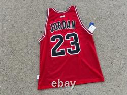 NWT Chicago Bulls Michael Jordan Size 40 Reversible Champion Jersey Medium M